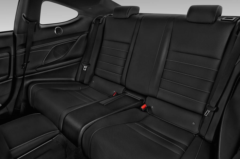 Lexus RC (Baujahr 2019) 300h Luxury Line 2 Türen Rücksitze