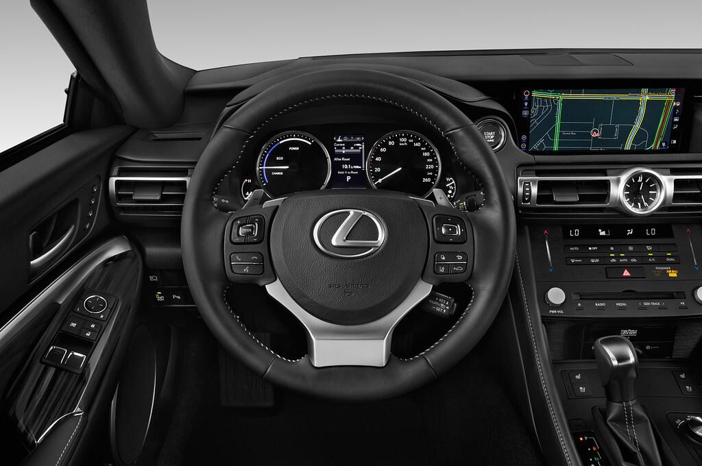 Lexus RC (Baujahr 2019) 300h Luxury Line 2 Türen Lenkrad
