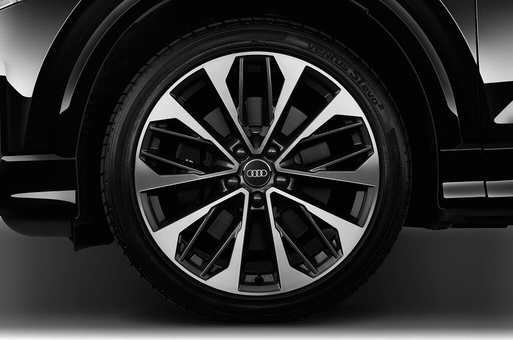 Audi SQ2 (Baujahr 2019) - 5 Türen Reifen und Felge