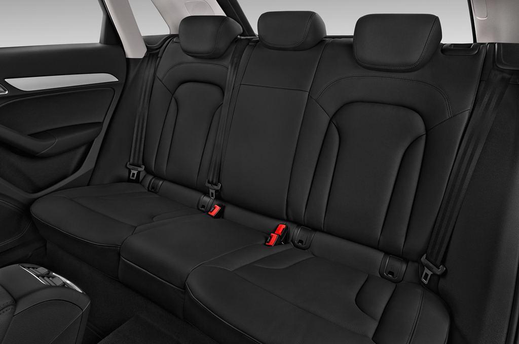 Audi Q3 (Baujahr 2015) Sport 5 Türen Rücksitze