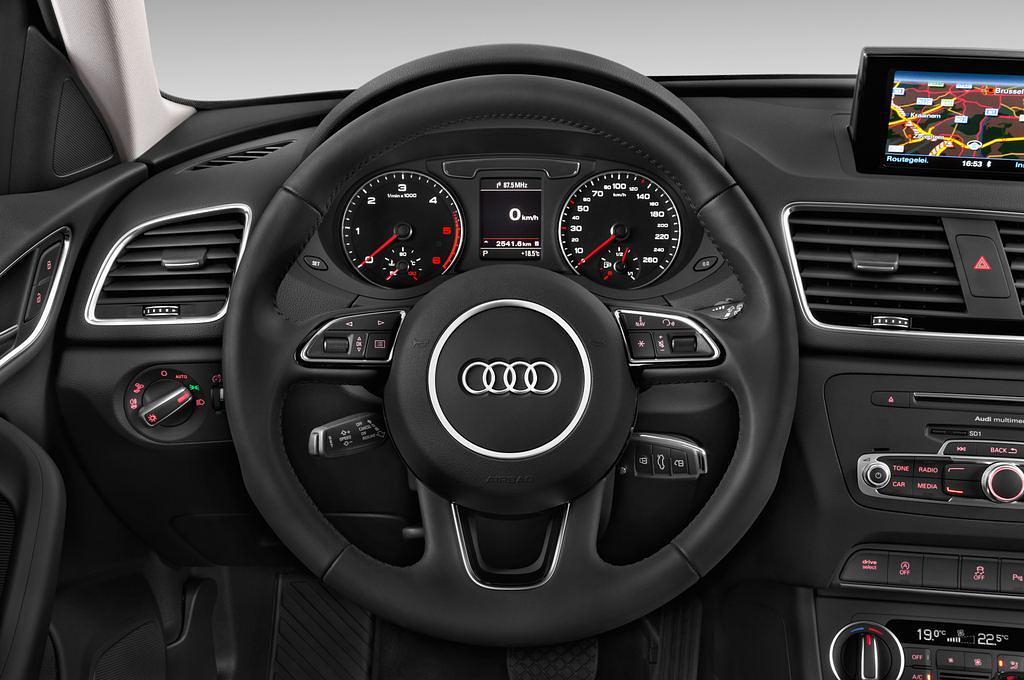 Audi Q3 (Baujahr 2015) Sport 5 Türen Lenkrad
