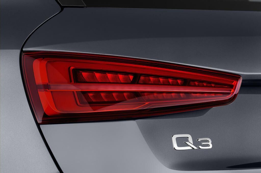 Audi Q3 (Baujahr 2015) Sport 5 Türen Rücklicht