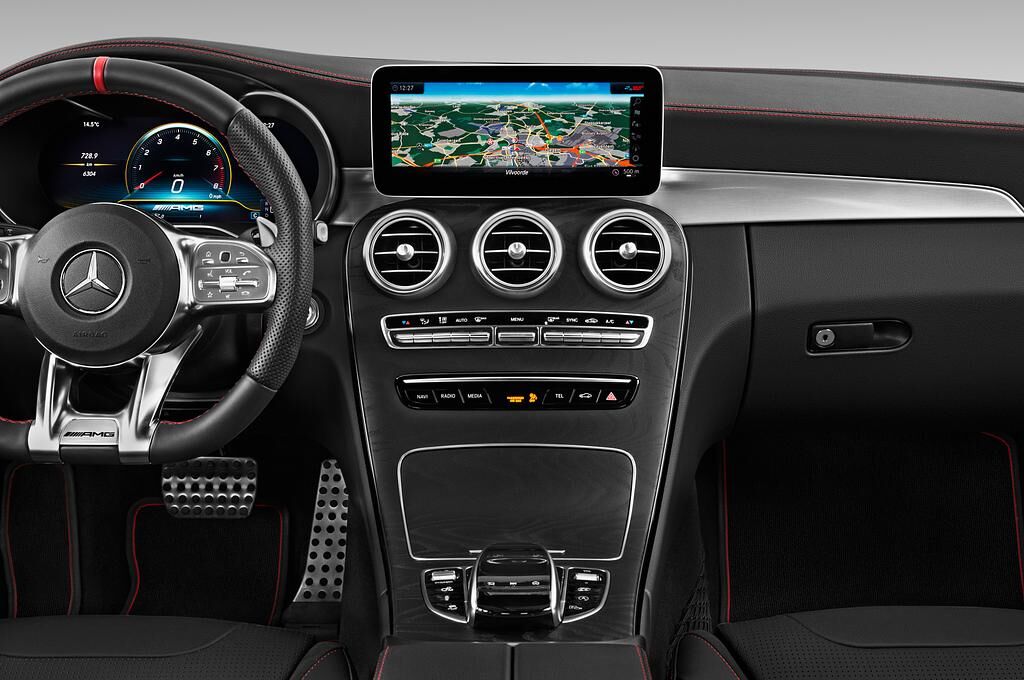 Mercedes C Class Break (Baujahr 2020) 43 AMG 5 Türen Mittelkonsole