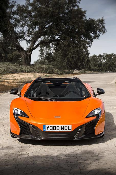 Aus dem Stand bis Tempo 300 benötigt der McLaren 650S Spider 26,5 Sekunden.