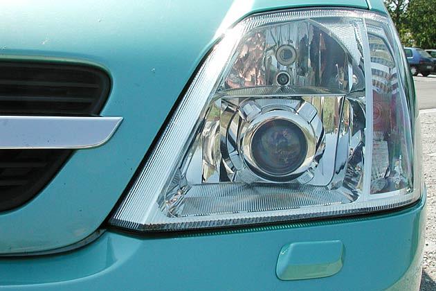 Modern: Die Klarglas-Optik der Scheinwerfer