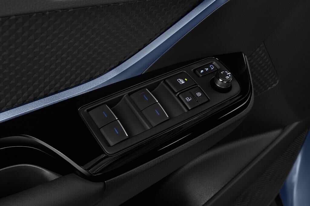 Toyota C-HR (Baujahr 2020) Team 5 Türen Bedienungselemente Tür