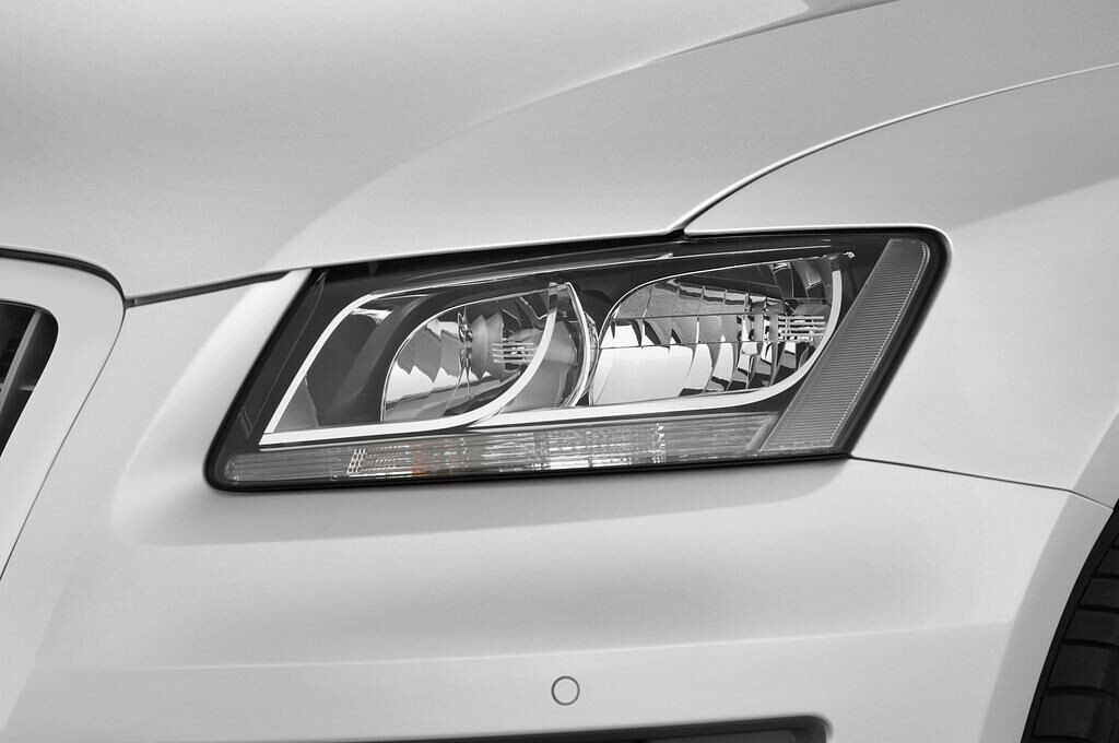 Audi Q5 (Baujahr 2011) - 5 Türen Scheinwerfer