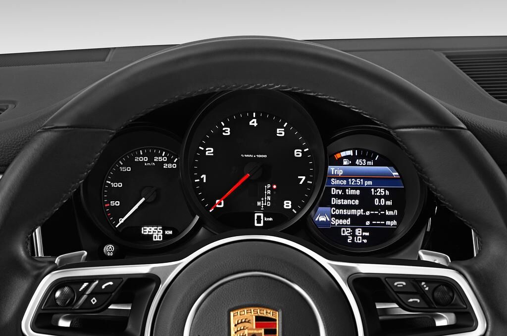 Porsche Macan (Baujahr 2019) - 5 Türen Tacho und Fahrerinstrumente