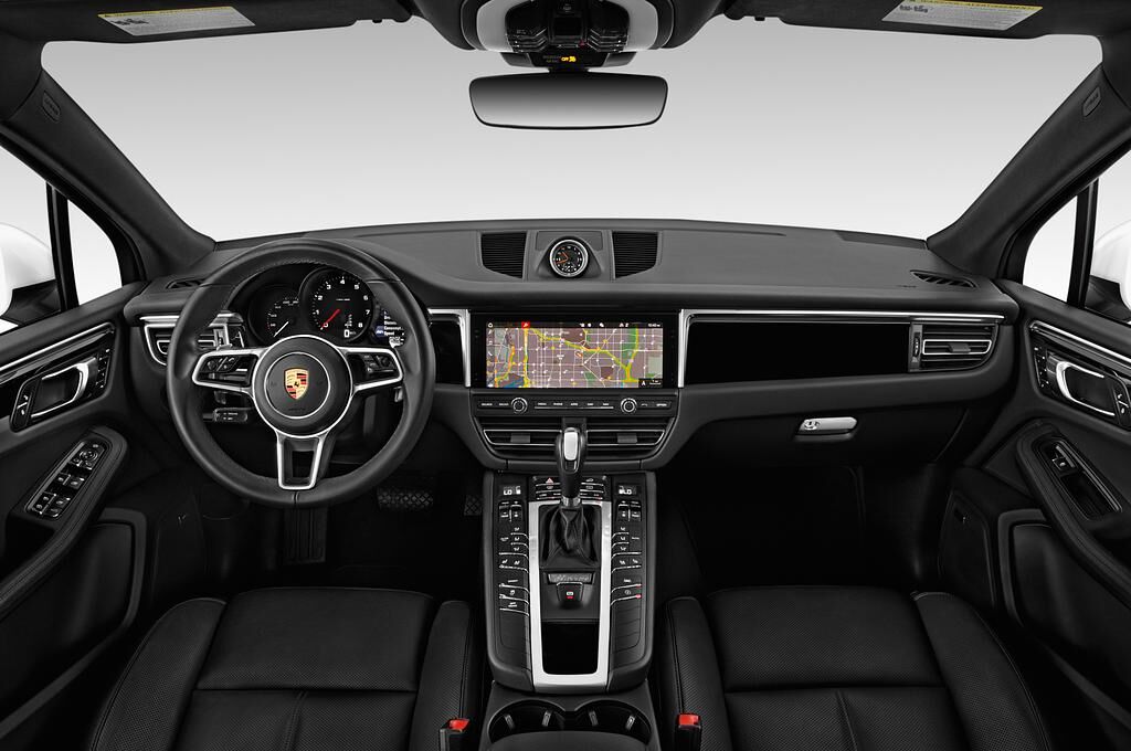 Porsche Macan (Baujahr 2019) - 5 Türen Cockpit und Innenraum