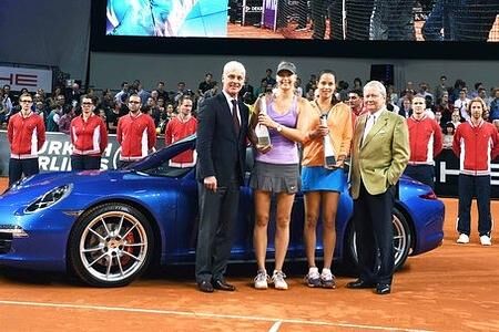 Maria Sharapova gewinnt Traumfinale beim Porsche Tennis Grand Prix in Stuttgart Maria Sharapova gewinnt Traumfinale beim Porsche Tennis Grand Prix in Stuttgart