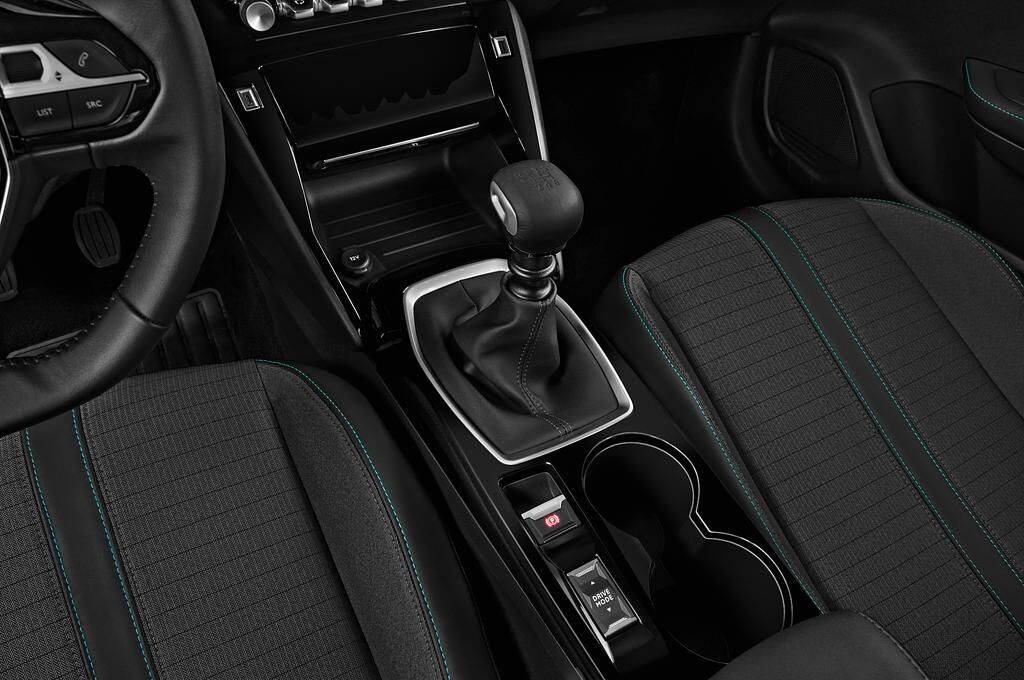 Peugeot 208 (Baujahr 2020) Allure 5 Türen Schalthebel