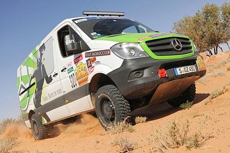 Neuer Sprinter 4x4 siegt in Marokko bei 24. Rallye Aïcha des Gazelles Neuer Sprinter 4x4 siegt in Marokko bei 24. Rallye Aïcha des Gazelles