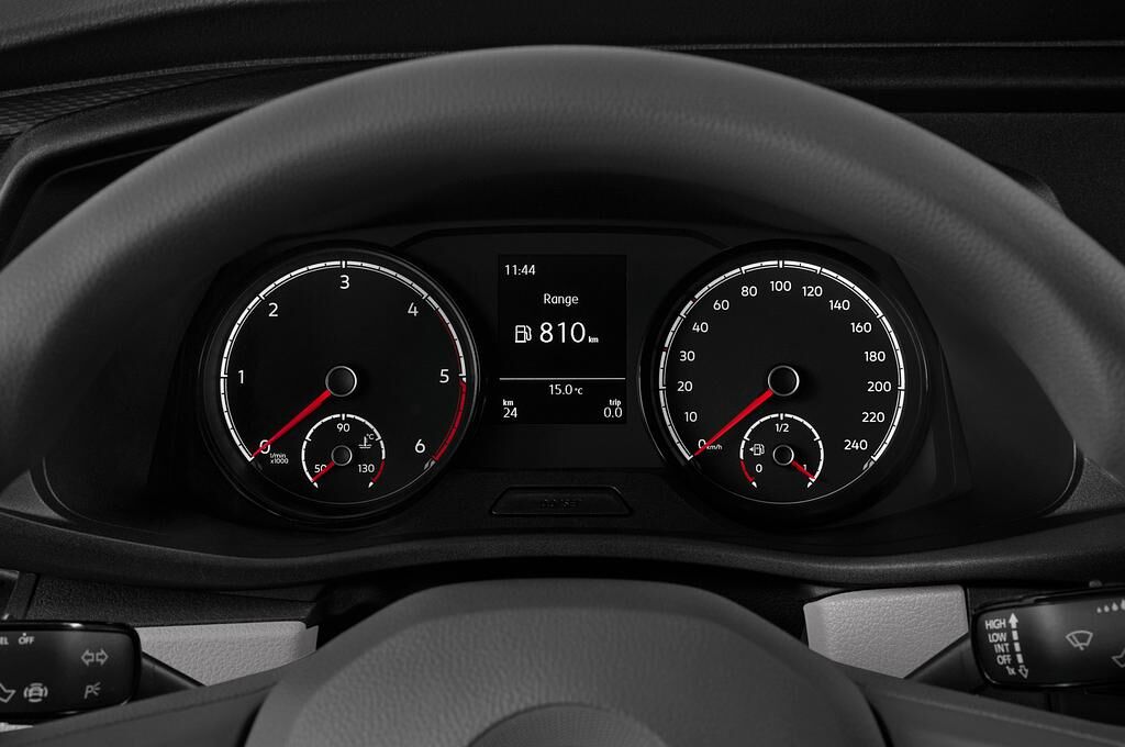 Volkswagen Transporter Combi (Baujahr 2020) - 4 Türen Tacho und Fahrerinstrumente