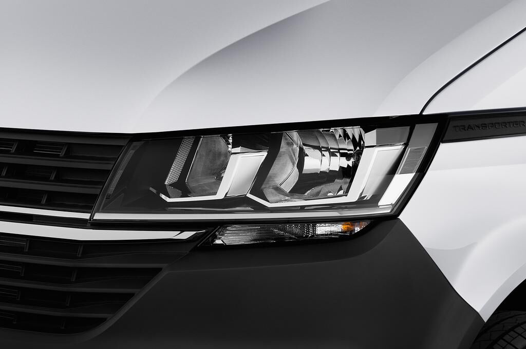 Volkswagen Transporter Combi (Baujahr 2020) - 4 Türen Scheinwerfer