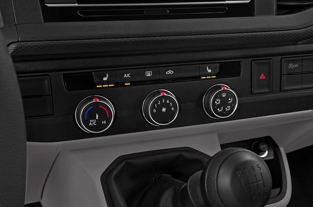 Volkswagen Transporter Combi (Baujahr 2020) - 4 Türen Temperatur und Klimaanlage