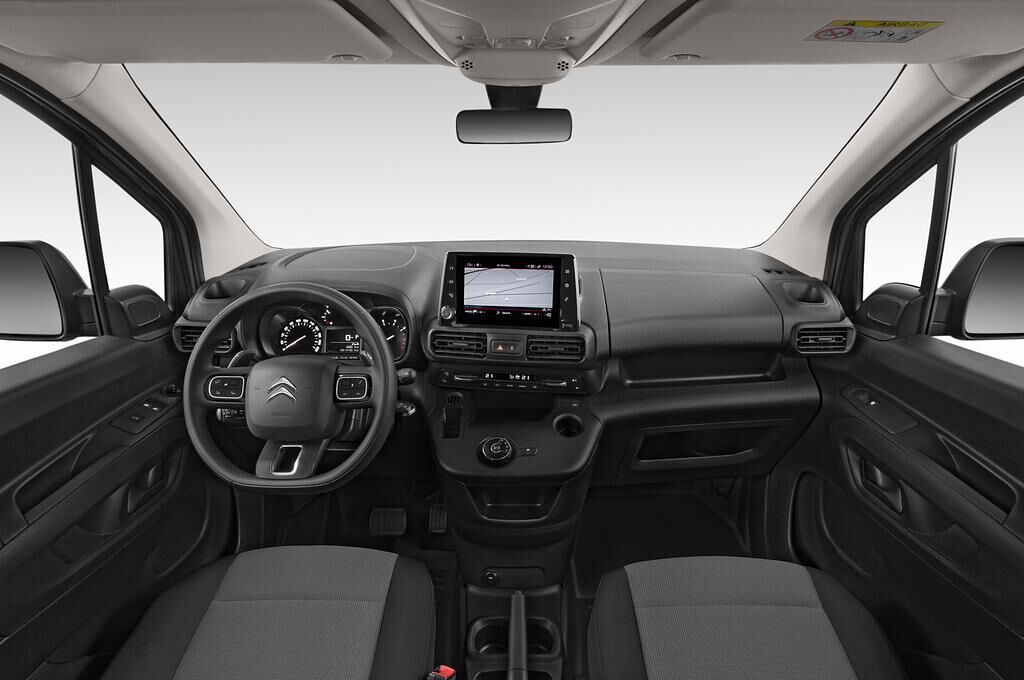 Citroen Berlingo (Baujahr 2020) Control 4 Türen Cockpit und Innenraum