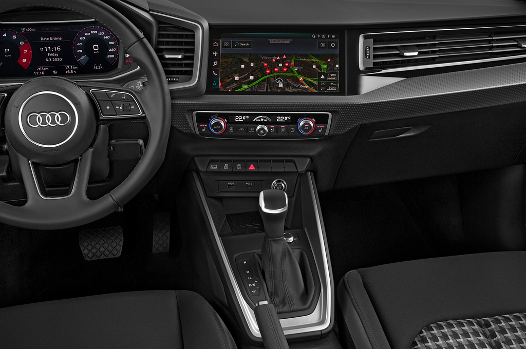 Audi A1 Allstreet (Baujahr 2022) Base 5 Türen Mittelkonsole