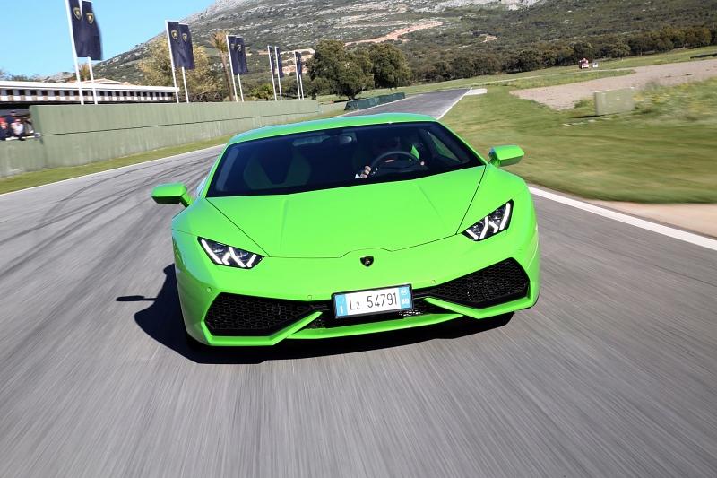 Der Lamborghini Huracan LP 610-4 liegt gut auf der Straße
