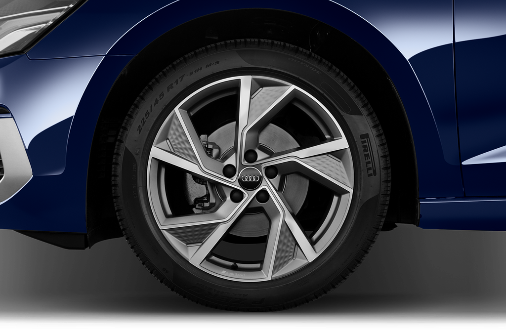Audi A3 (Baujahr 2022) Advanced 4 Türen Reifen und Felge