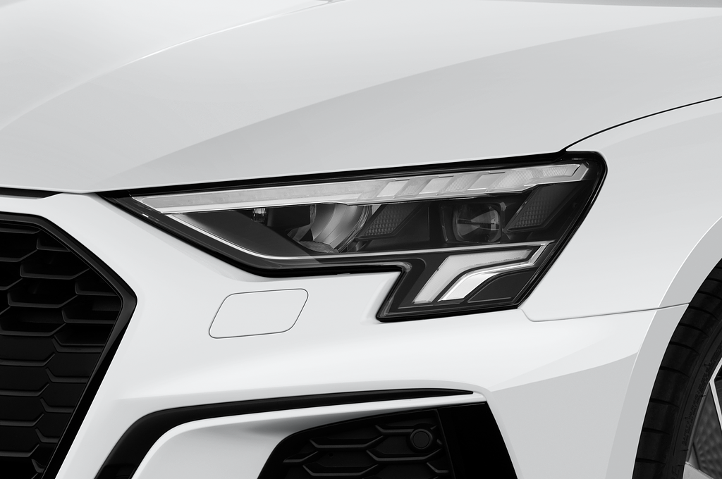 Audi A3 Sportback (Baujahr 2020) S-Line 5 Türen Scheinwerfer