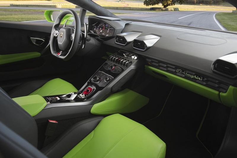 Der Innenraum des Lamborghini Huracan LP 610-4