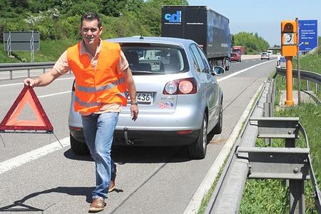 Autobahn Notrufsäulen - alle 7,5 Minuten ein Hilferuf