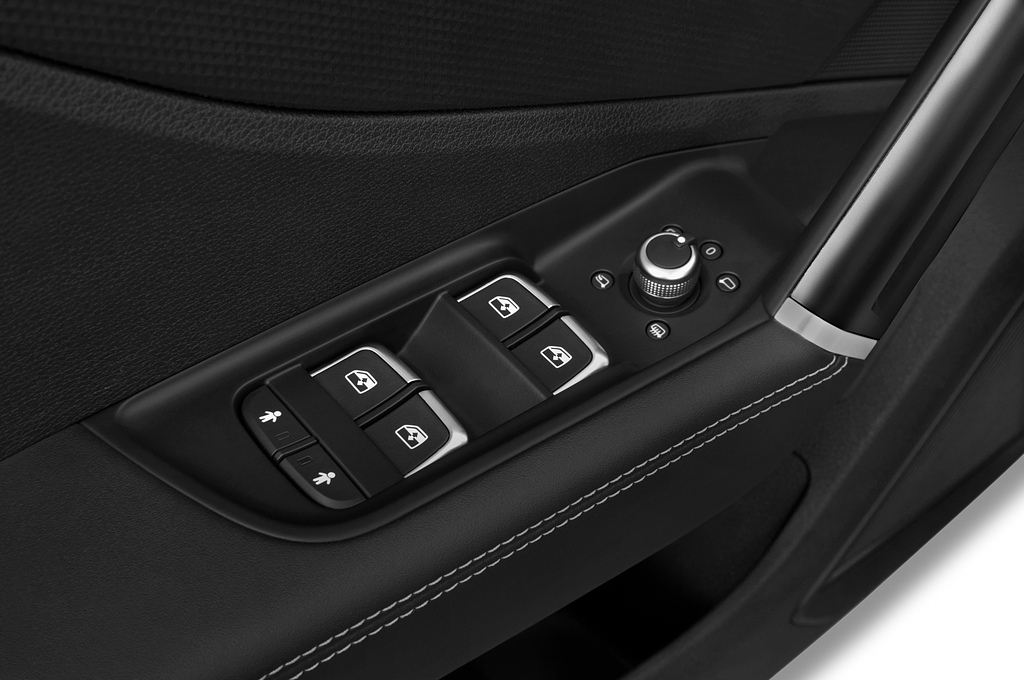 Audi Q2 (Baujahr 2021) - 5 Türen Bedienungselemente Tür
