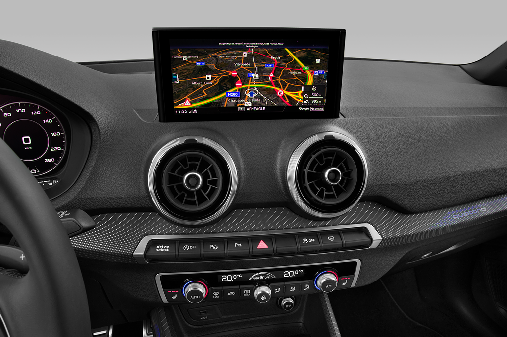 Audi Q2 (Baujahr 2021) - 5 Türen Mittelkonsole