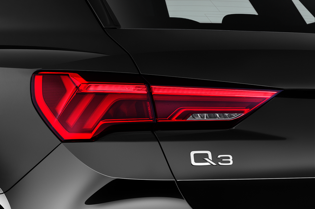 Audi Q3 (Baujahr 2021) S Line 5 Türen Rücklicht