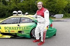 Günter Netzer am Steuer des Audi RS 5 DTM