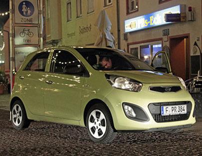 Für  9.000 Euro bekommt man beim Kia einen eleganten 5-Türer .