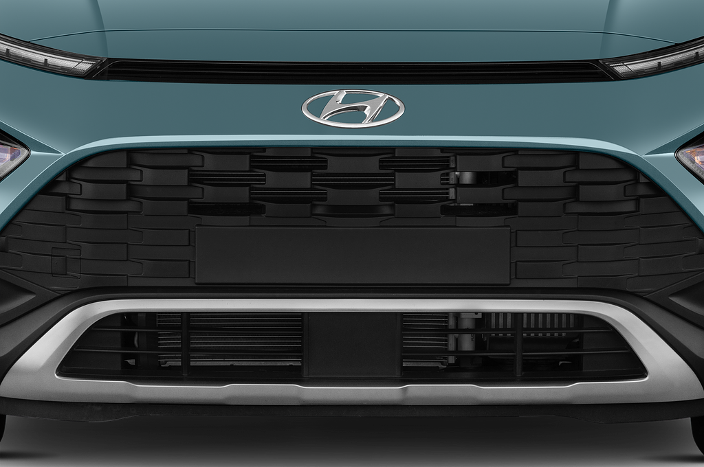 Hyundai Bayon (Baujahr 2021) Trend 5 Türen Kühlergrill und Scheinwerfer