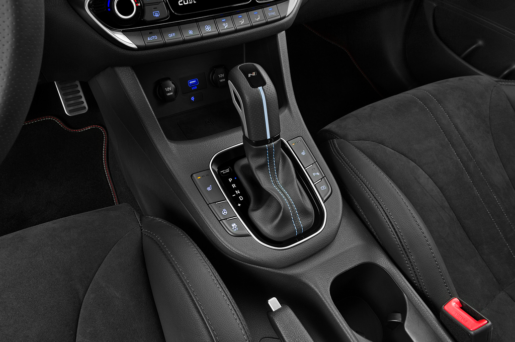 Hyundai i30 Fastback N (Baujahr 2021) N Line 5 Türen Schalthebel