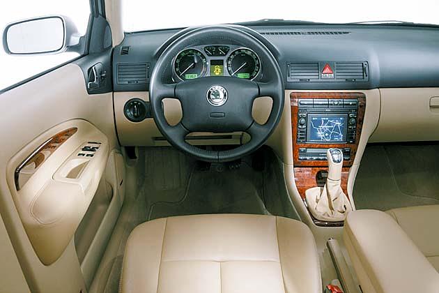 Elegantes Cockpit im Kombi