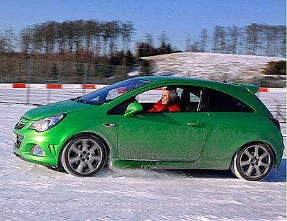 Der Opel Corsa OPC in auffälligem “Apelgrün”.