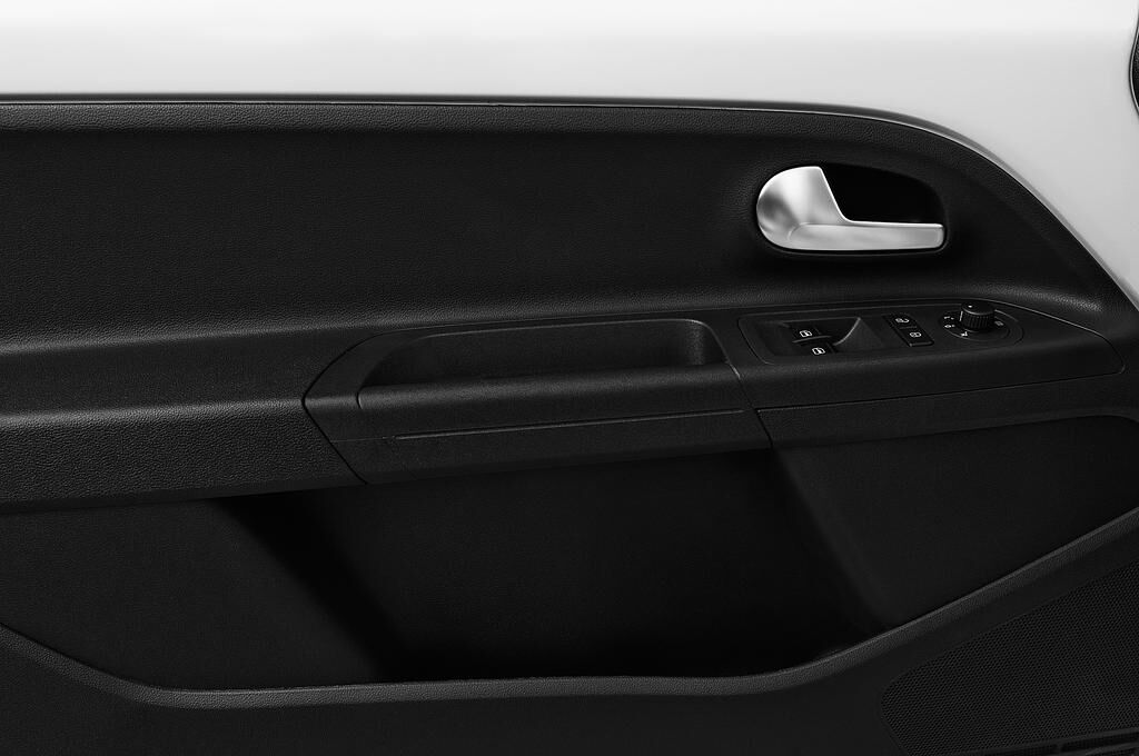 Volkswagen UP GTI (Baujahr 2018) - 3 Türen Bedienungselemente Tür