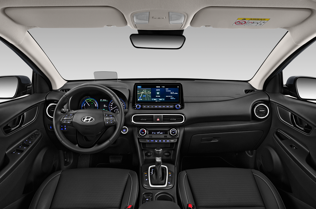 Hyundai Kona Hybrid (Baujahr 2021) Trend 5 Türen Cockpit und Innenraum
