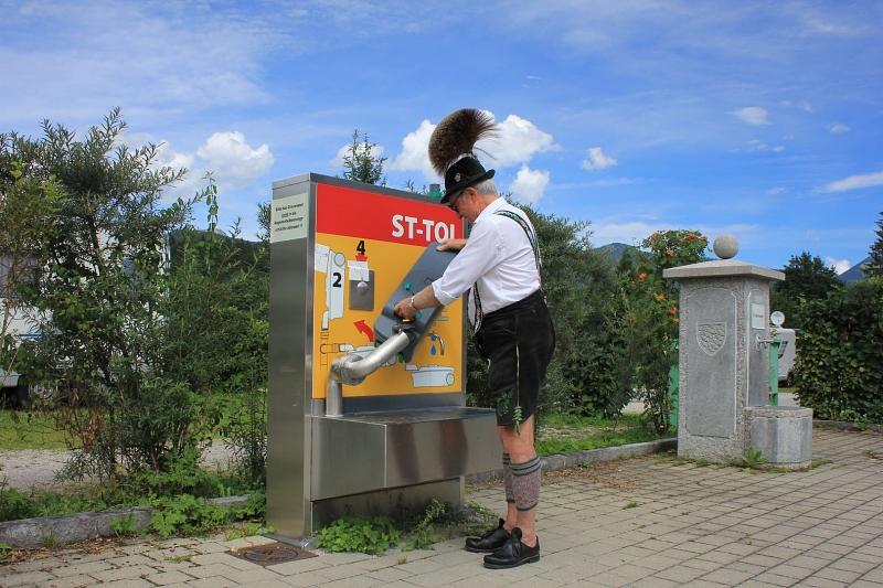 Anschließend wieder zurückführen.