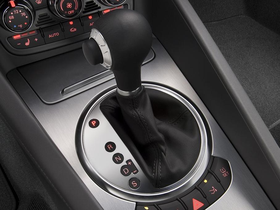 Audi TTS (Baujahr 2010) - 3 Türen Schalthebel