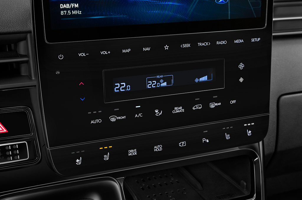 Hyundai Staria (Baujahr 2023) Signature 5 Türen Temperatur und Klimaanlage