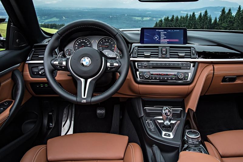 Das Cockpit des BMW M4 Cabrios