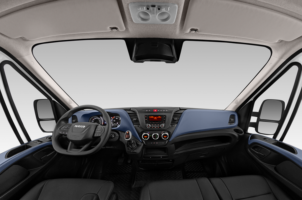 Iveco Daily (Baujahr 2020) C 2 Türen Cockpit und Innenraum