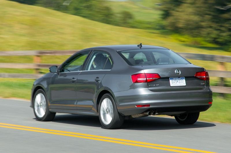 Später im Jahr wird es auch eine Hybridversion des Jetta geben