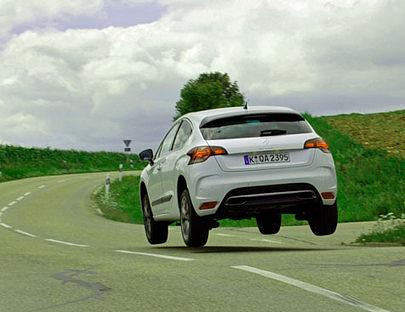 Rallye-Gene - auch schwierige Streckenabschnitte hat der DS4 voll im Griff.