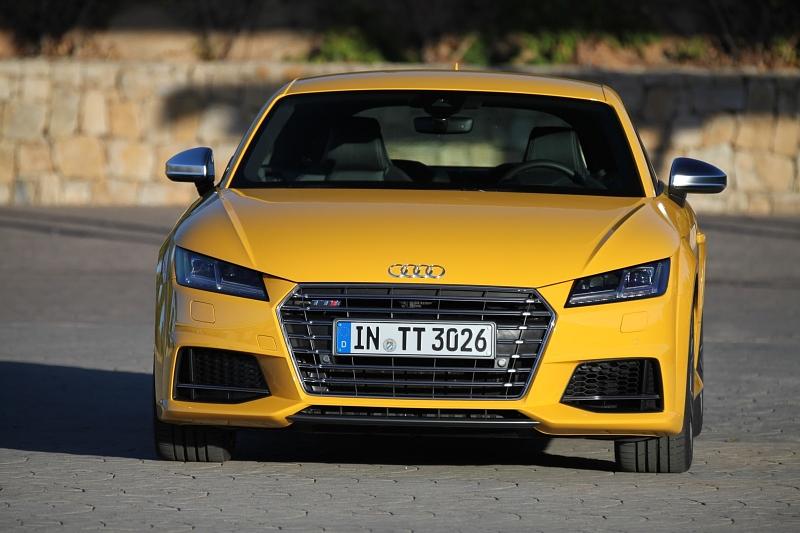 Audi TTS - LED kostet Aufpreis