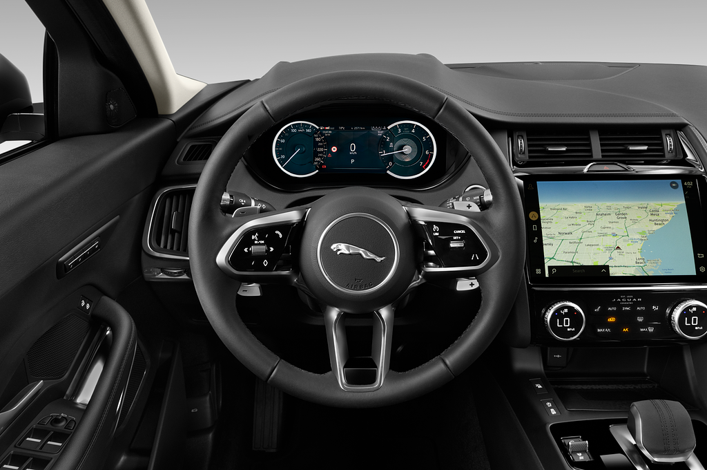 Jaguar E-Pace (Baujahr 2022) SE 5 Türen Lenkrad