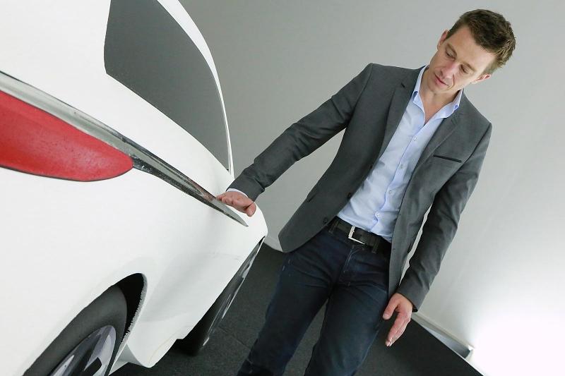 Für die äußere Hülle Zuständig: Exterior-Designer Bertrand Dantec an der Divine DS