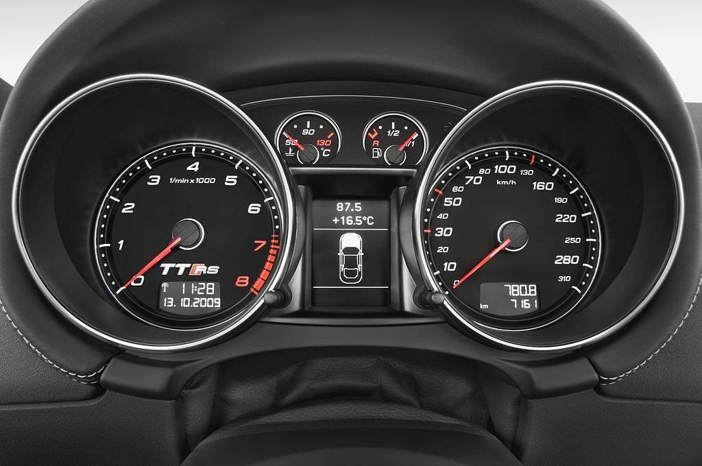 Audi TTS RS (Baujahr 2011) - 2 Türen Tacho und Fahrerinstrumente