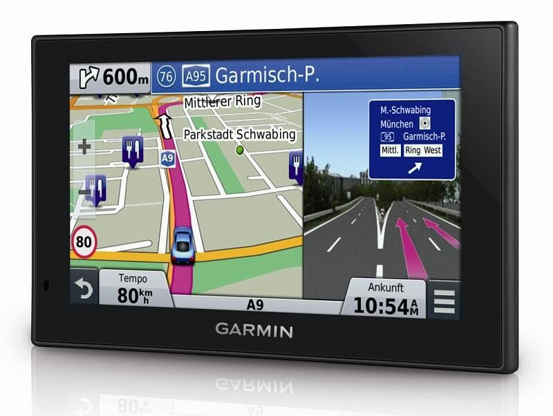 Die portablen Garmin Navis der X9er-Modellreihe liefern hilfreiche Richtungsanweisungen, die sich an markanten Punkten orientieren