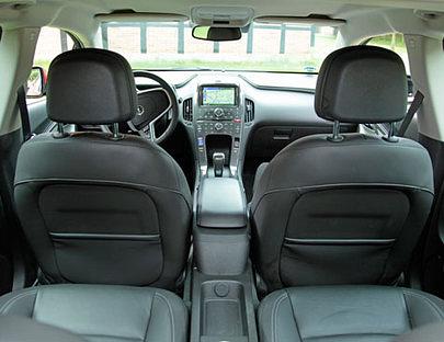Der Opel Ampera bietet vier Personen bequem Platz.
